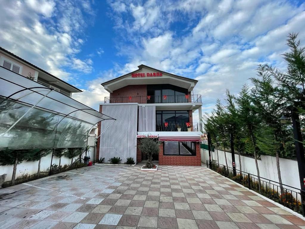 Hotel Darda Kamez Екстериор снимка